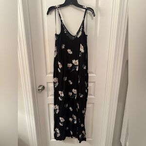 Lulus Women’s Small/Medium Long Floral Black Slip Dress
